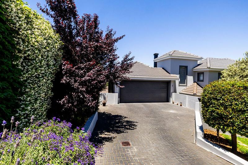 To Let 4 Bedroom Property for Rent in Oude Westhof Western Cape